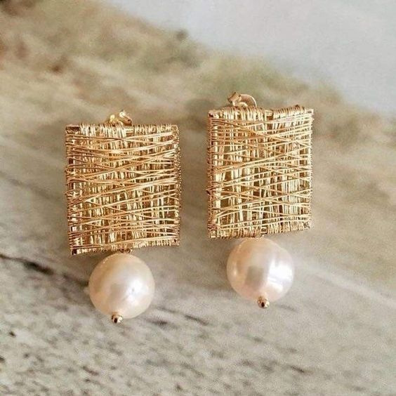 Retro Gold Wire Beaded Earrings