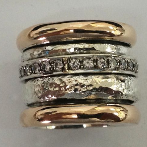 Vintage-Style Thick Ribbed Gold Ring