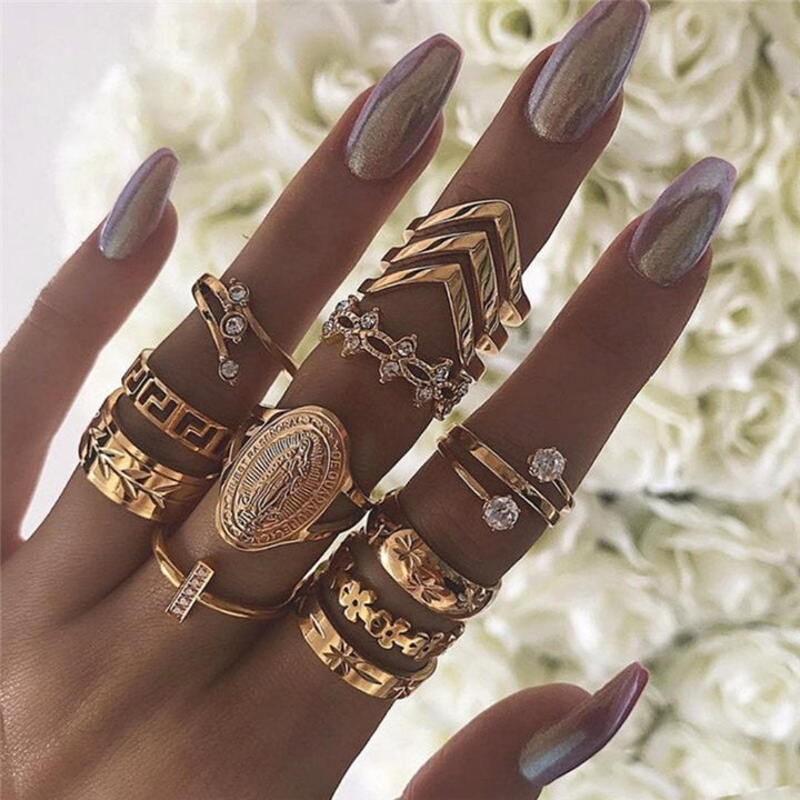 Distinctive Packaging Featuring 8 to 12 Rings