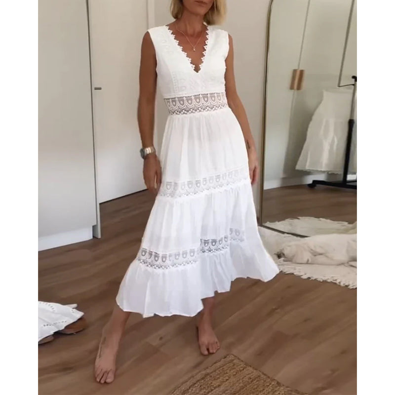 Aurélie - Sophisticated V-Neck Lace Dress