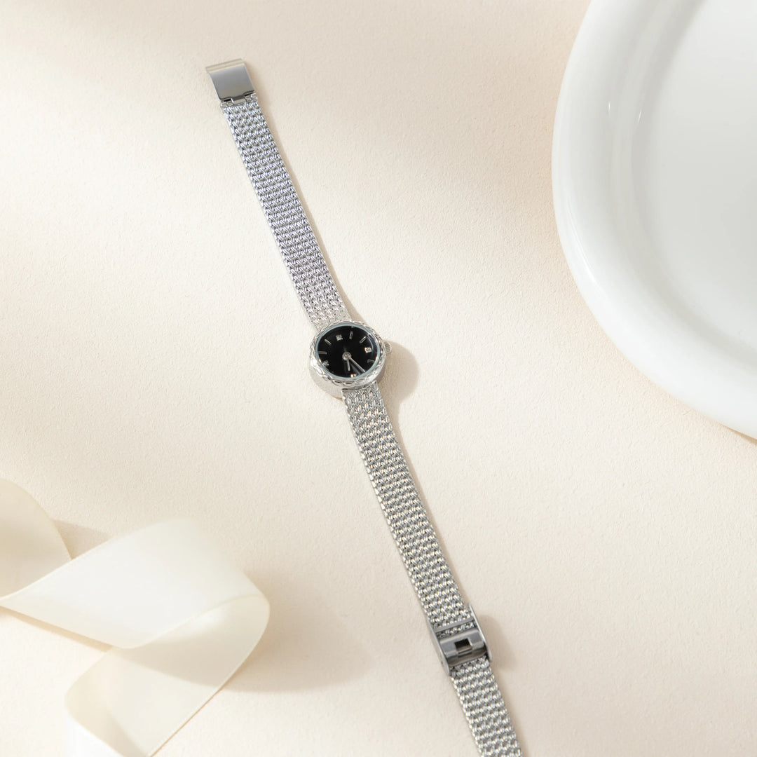 Tyla™ | Sophisticated Gold Round Dial Watch