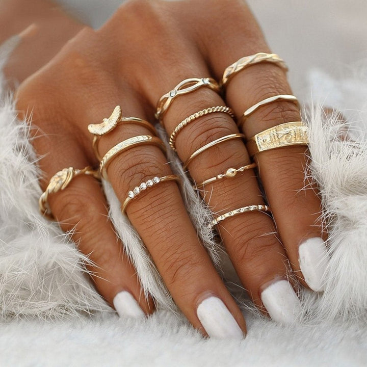 Distinctive Packaging Featuring 8 to 12 Rings