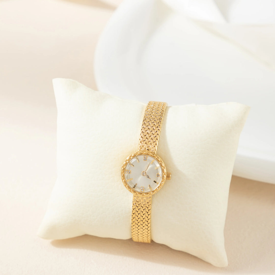 Tyla™ | Sophisticated Gold Round Dial Watch