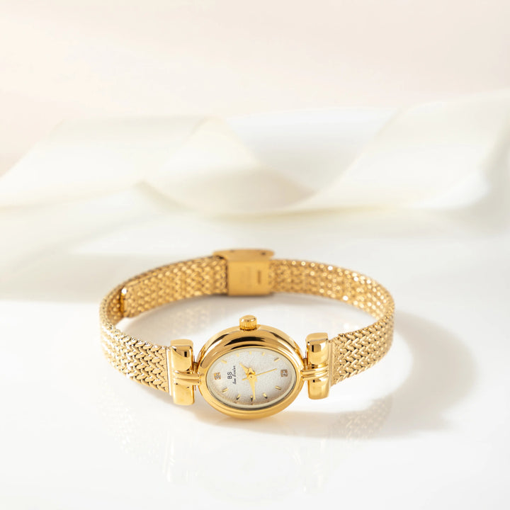 Mira™ | Sophisticated Oval Timepiece