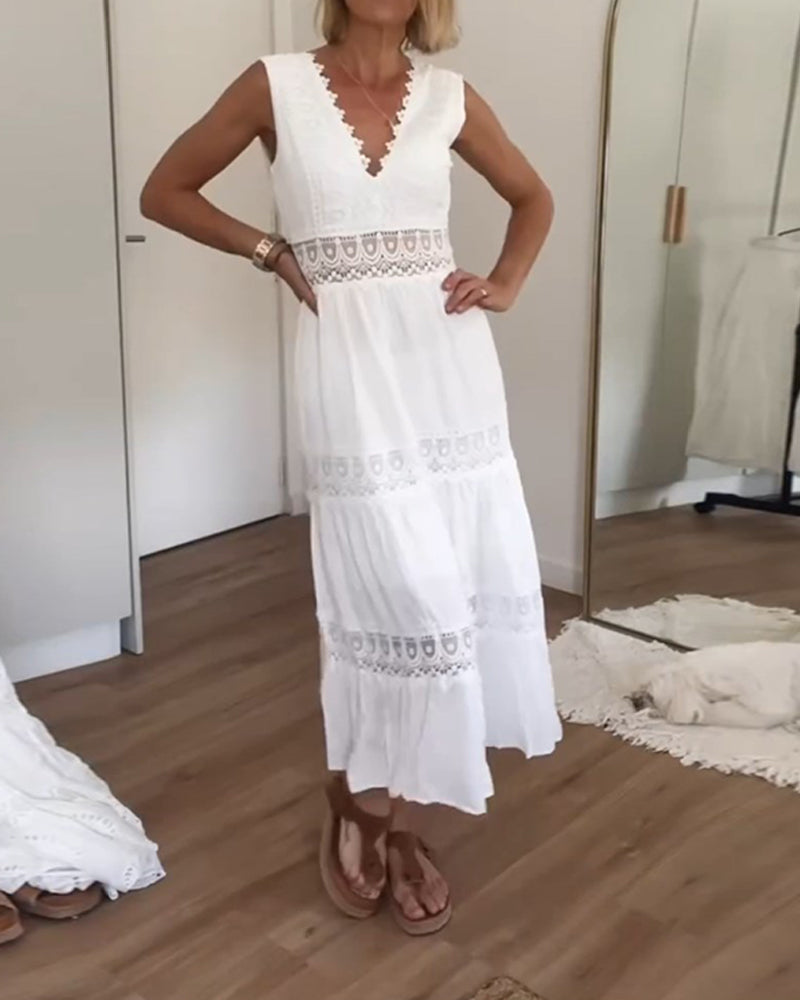Aurélie - Sophisticated V-Neck Lace Dress