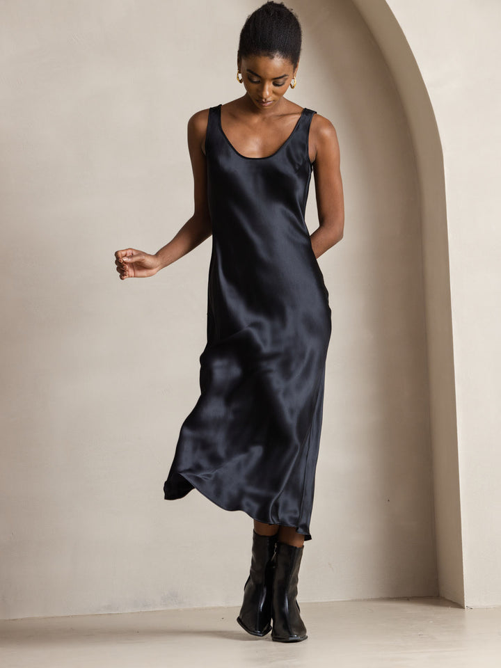 Elegant Sleeveless Long Dress with Wide Silk Straps
