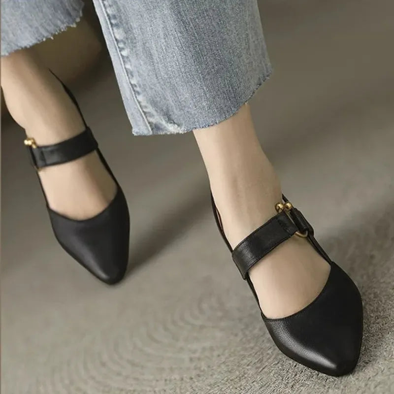 Sabryn - Chic Modern Sandals