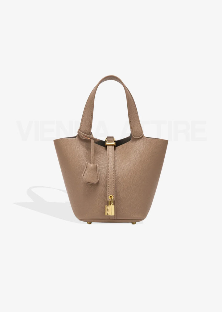 Odette – Minimalist Bucket Bag with Gold Detail