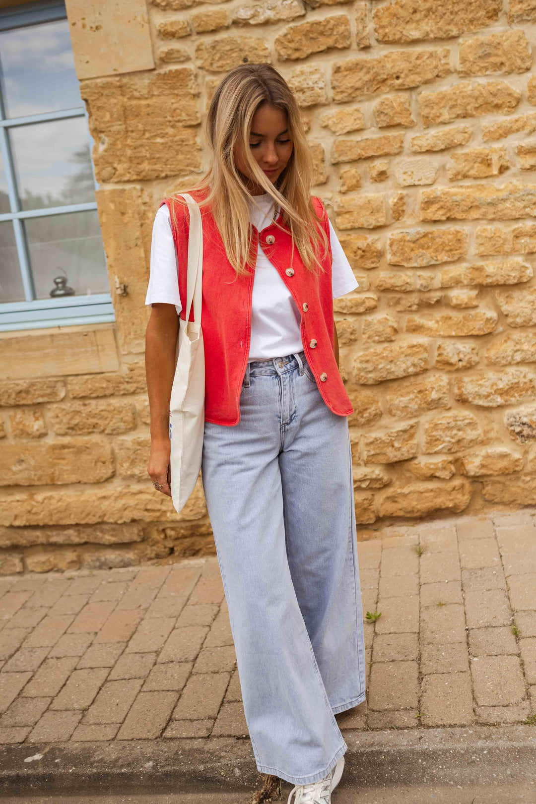 "LINA™ | DIE SOMMERWESTE" can be rewritten as "LINA™ | DIE SOMMERJACKE".