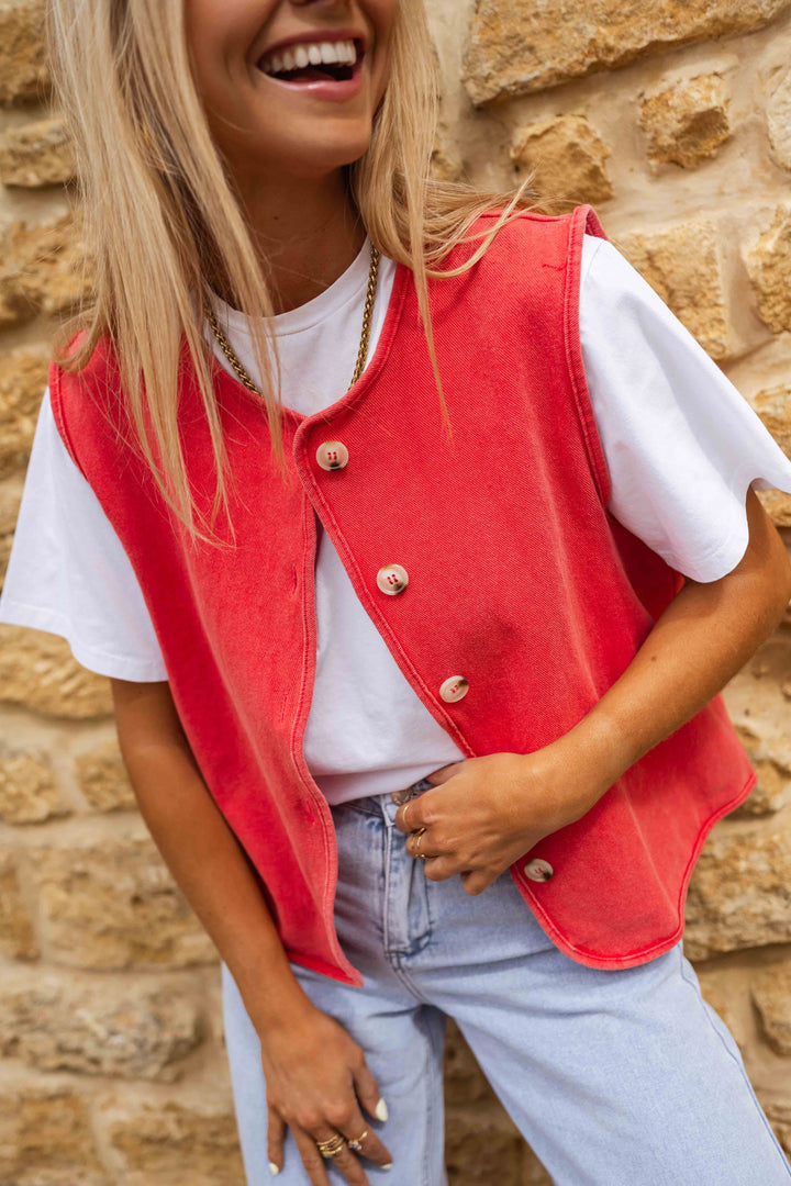 "LINA™ | DIE SOMMERWESTE" can be rewritten as "LINA™ | DIE SOMMERJACKE".
