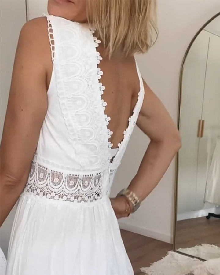 Aurélie - Sophisticated V-Neck Lace Dress