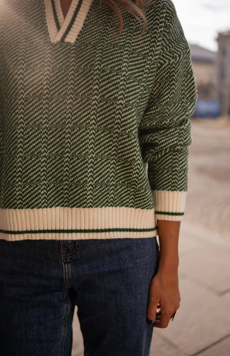 EMILIA™ | Grüner V-Ausschnitt Pullover