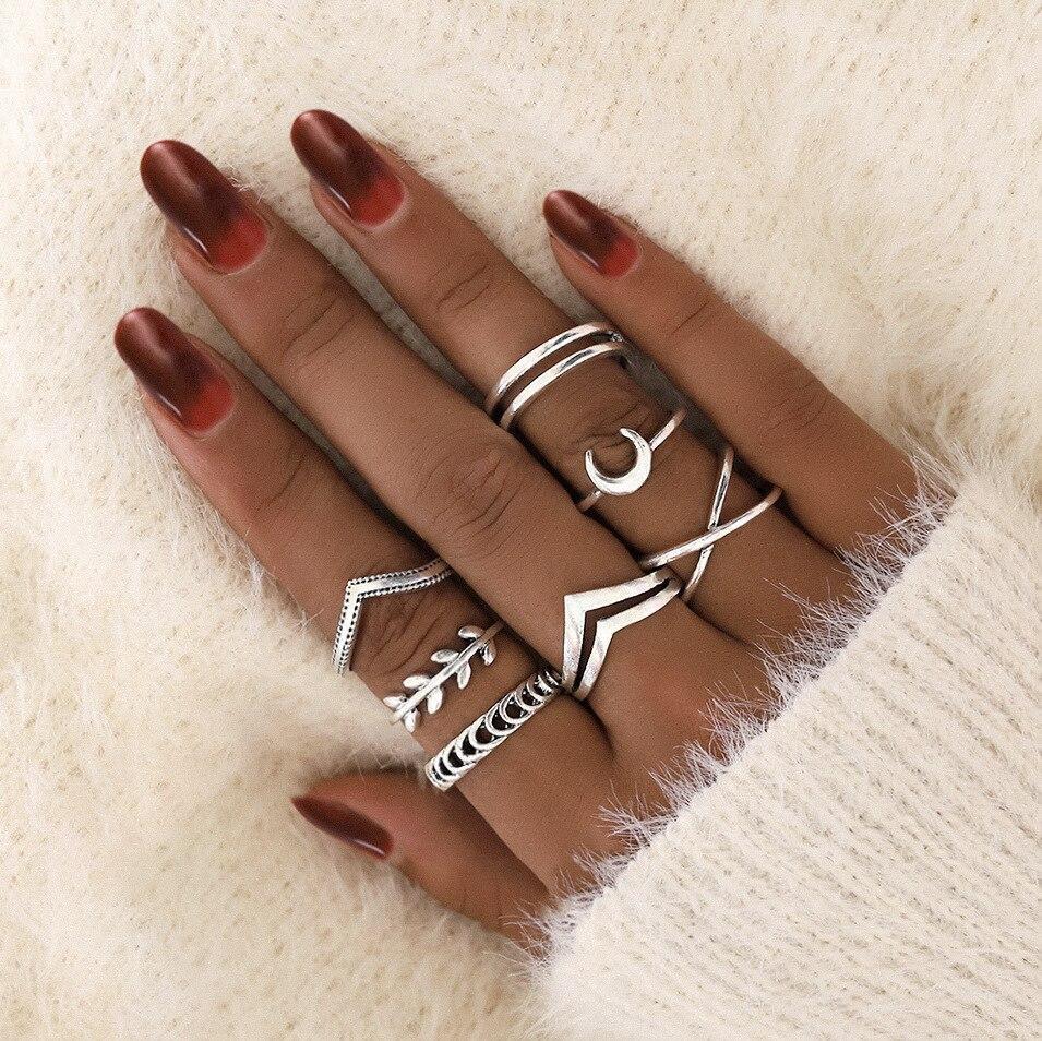 Distinctive Packaging Featuring 8 to 12 Rings
